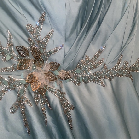 Mac Duggal Sage Gown - Picture 7 of 9